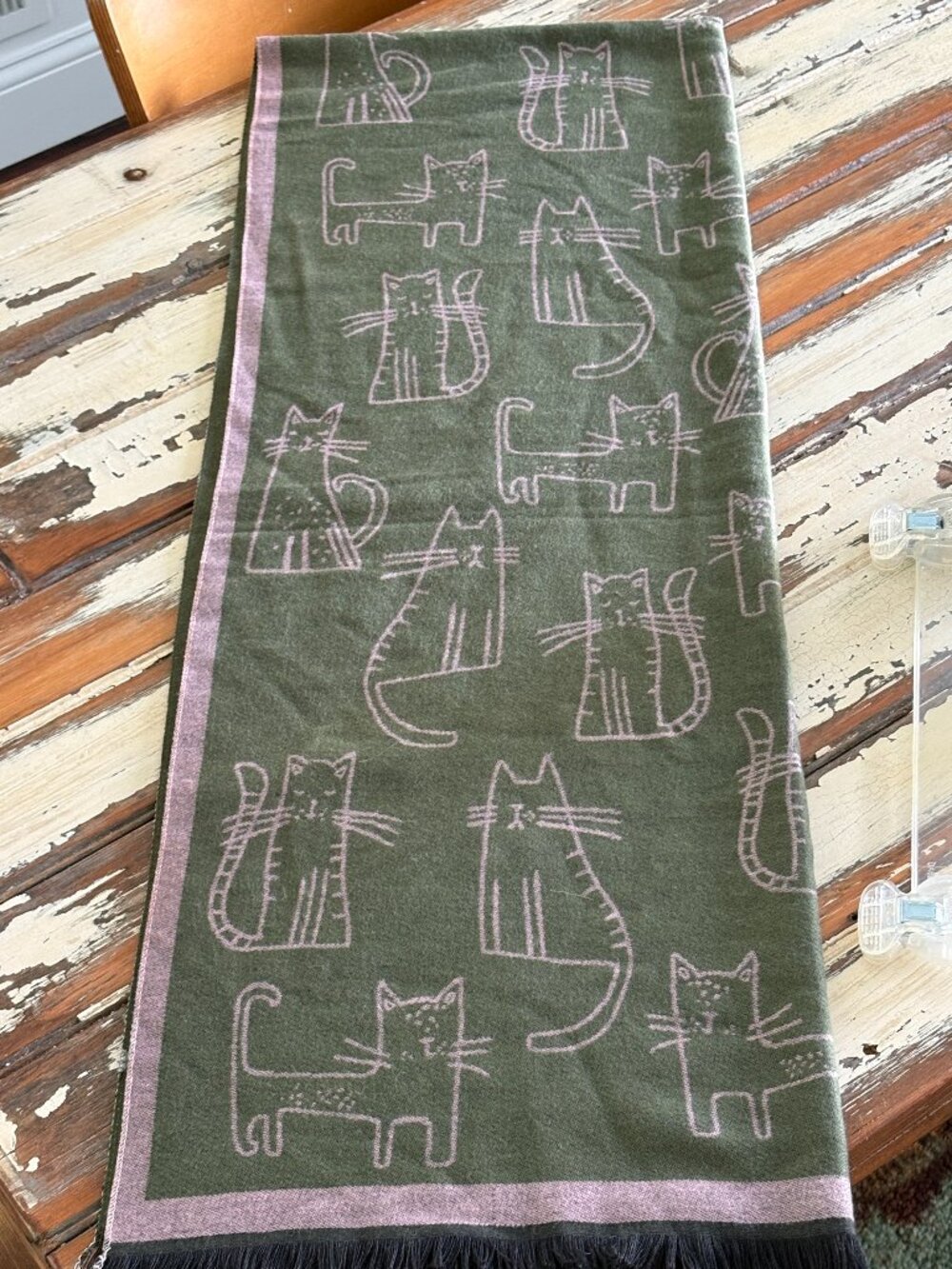 Reversible Cat Shawl or Throw with Fringe, Green and Taupe 39"l x 25"w. NWOT
